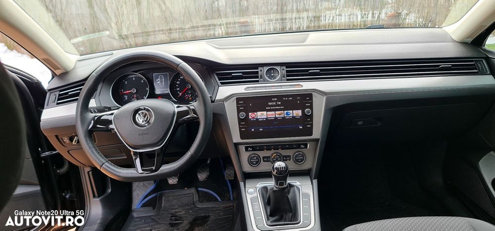 Volkswagen Passat 1.6 TDI Comfortline - 8