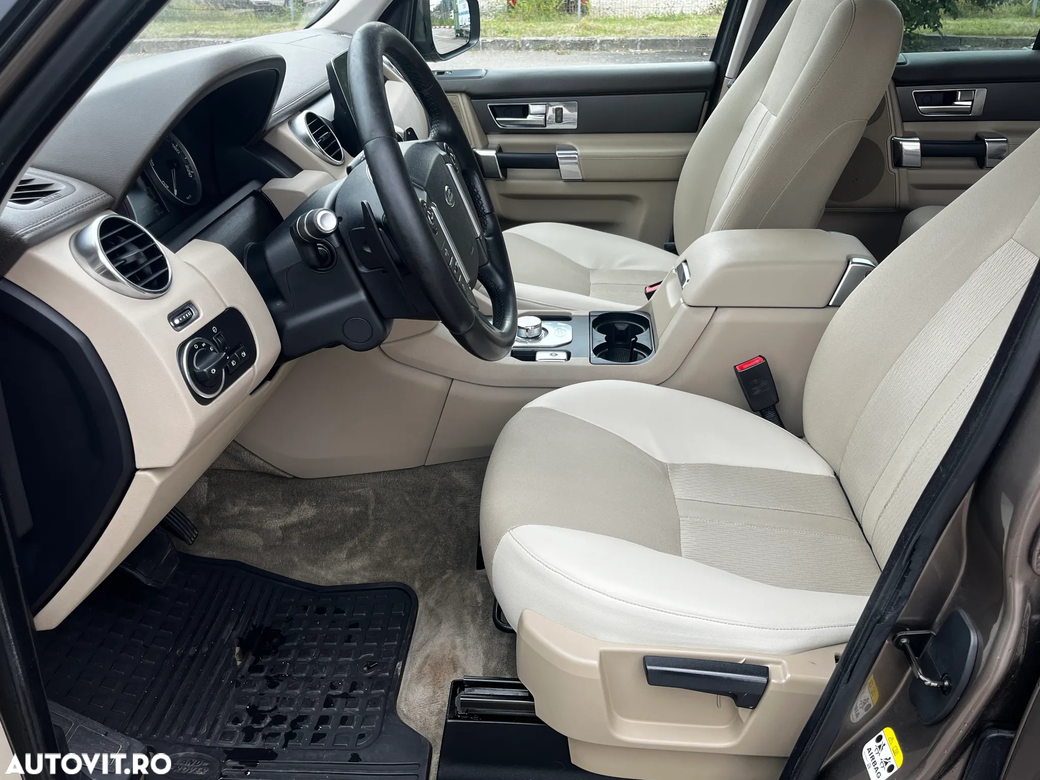 Land Rover Discovery 4 3.0 TDV6 S Aut - 9