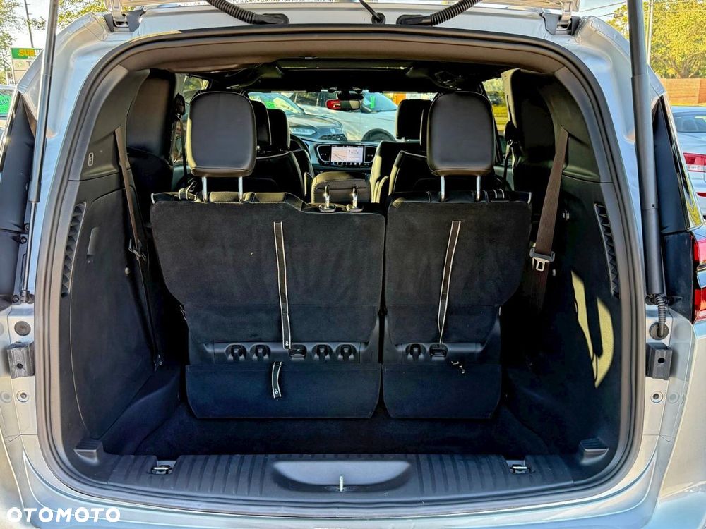 Chrysler Pacifica - 13