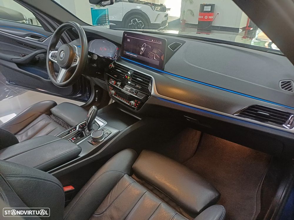 BMW 530 e Pack Desportivo M - 24