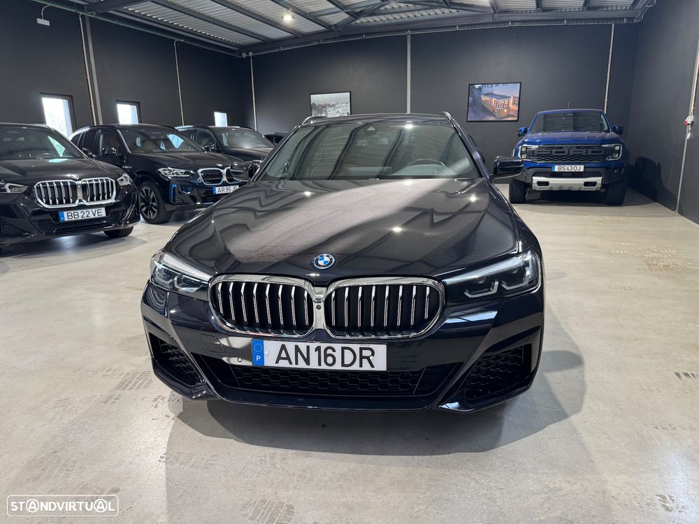 BMW 530 e Pack Desportivo M - 3