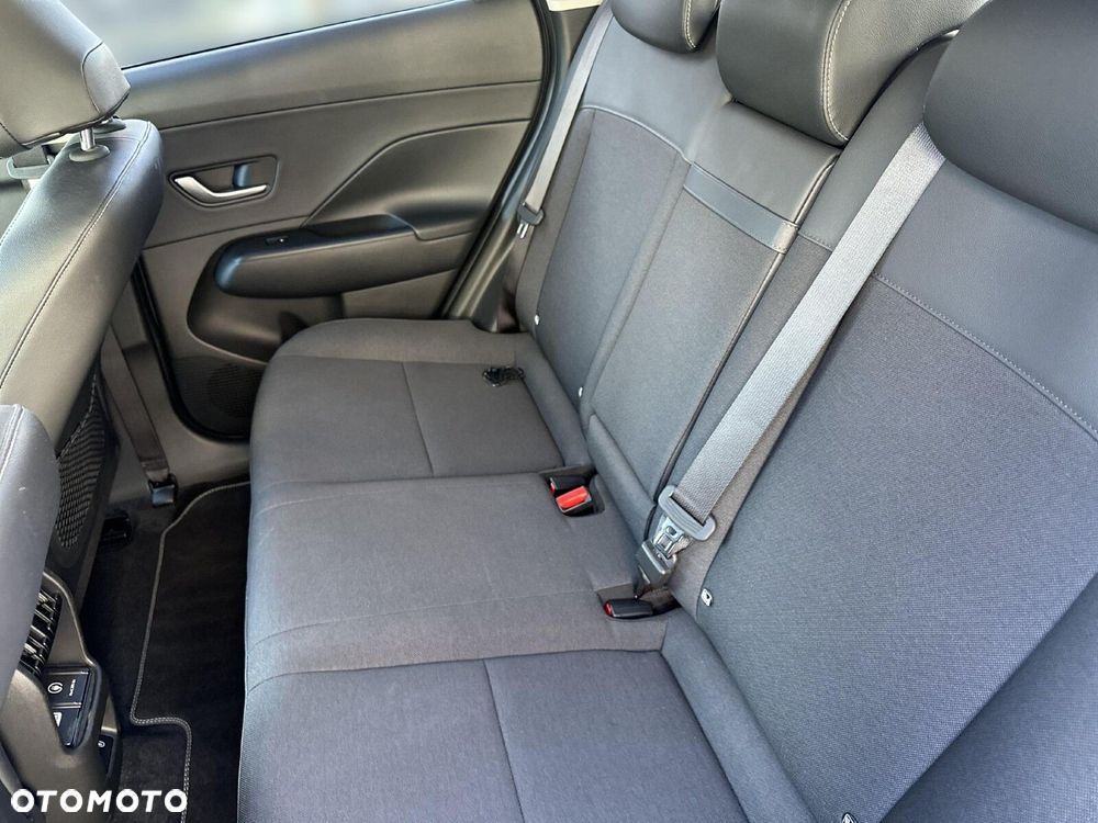 Hyundai Kona 64kWh Executive - 17