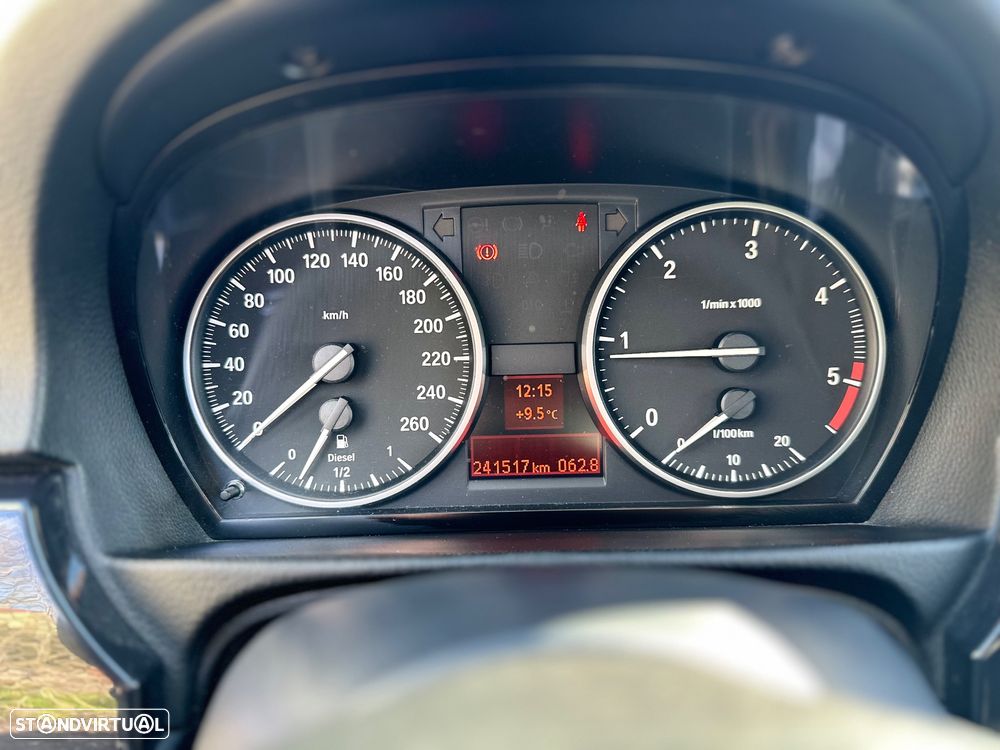 BMW 320 d Navigation Sport - 6