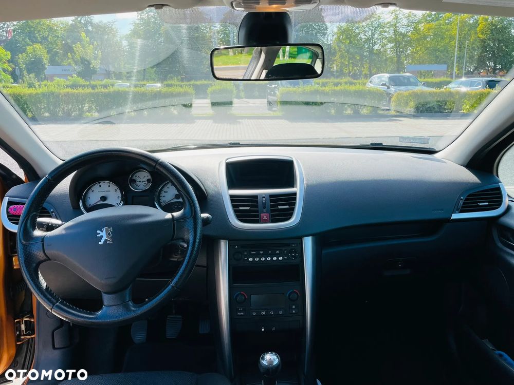 Peugeot 207 - 13