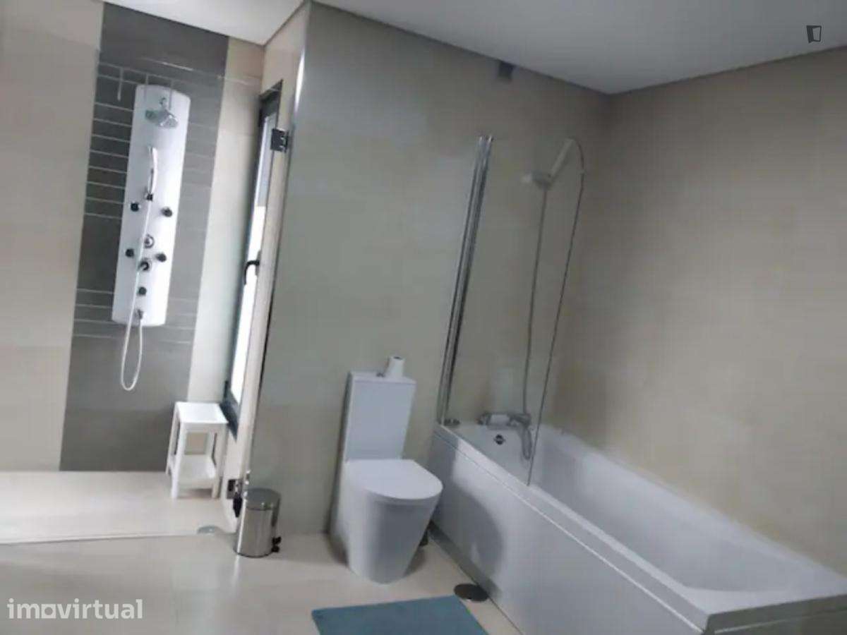 Casa com 4 quartos - localizado em Braga - Grande imagem: 2/13