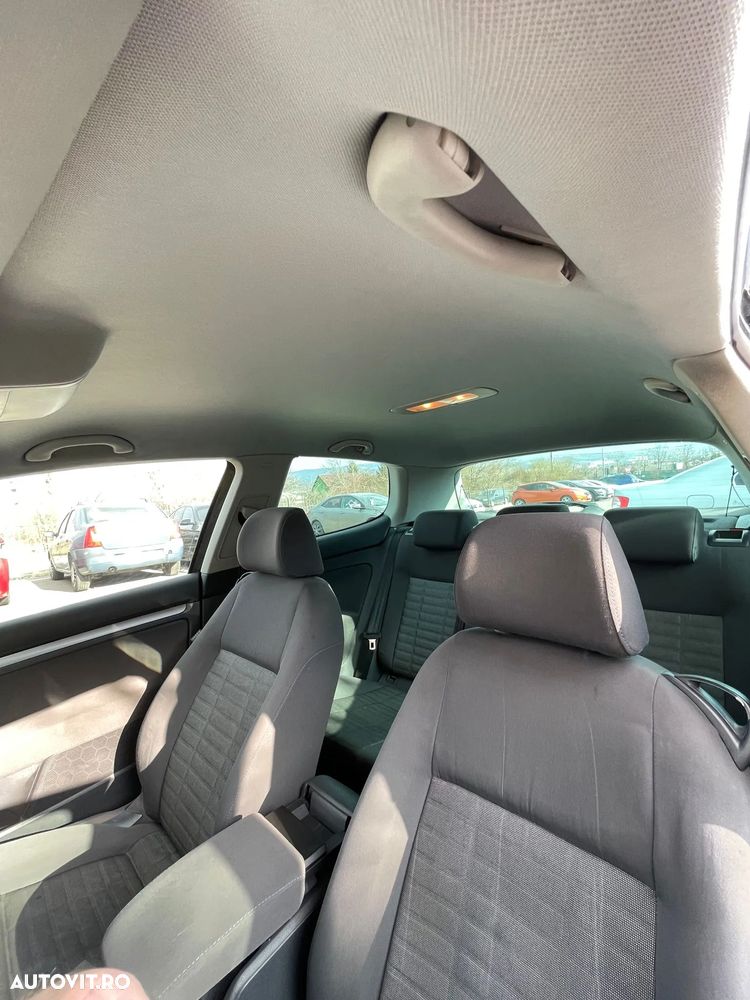 Volkswagen Golf 1.9 TDI DPF Tour - 12