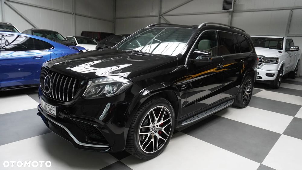 Mercedes-Benz GLS - 1