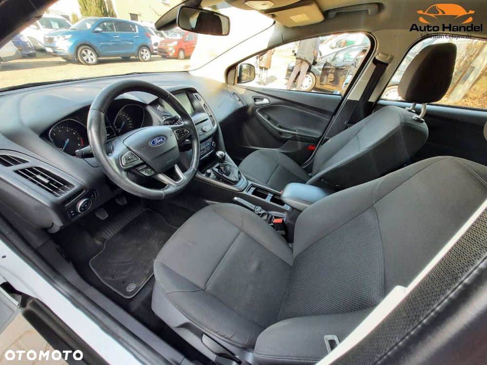 Ford Focus - 32