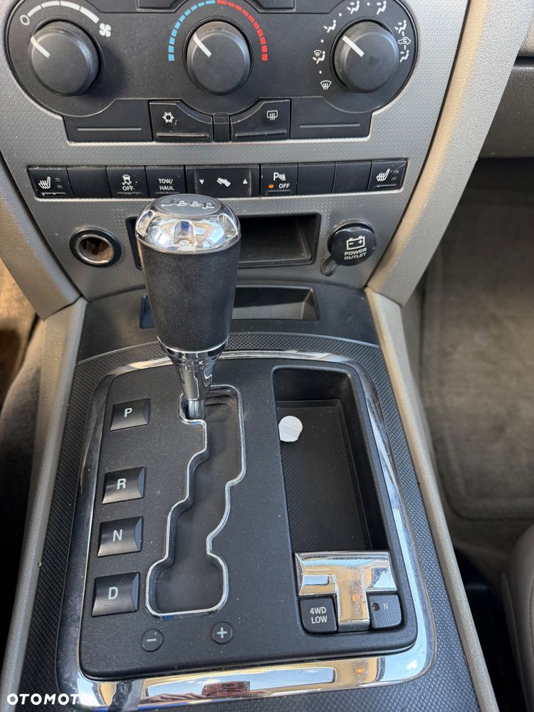 Jeep Commander 4.7 Automatik - 12