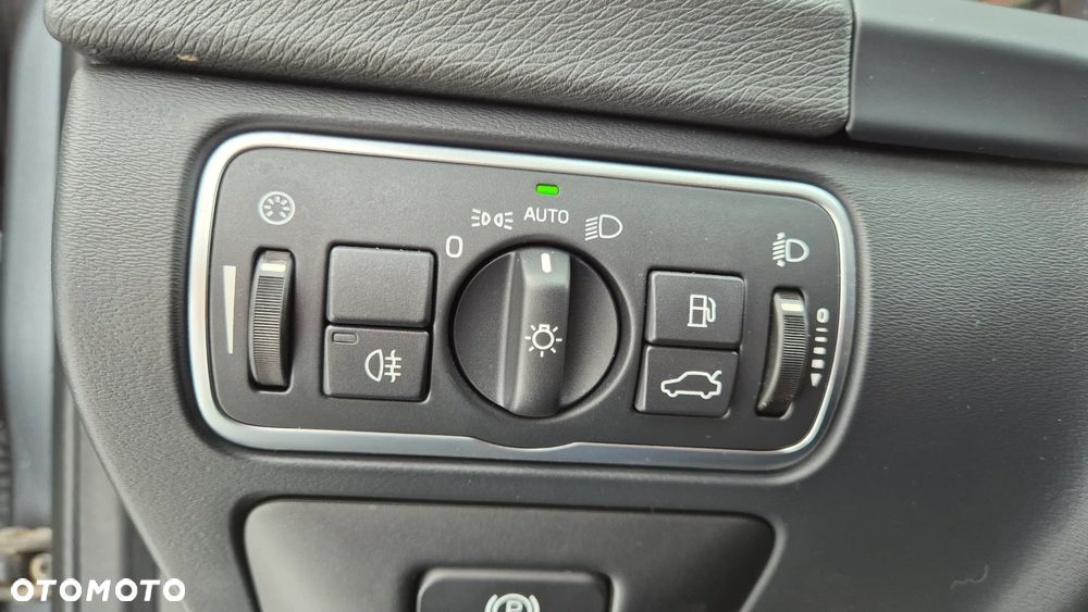 Volvo V60 D2 Summum - 26