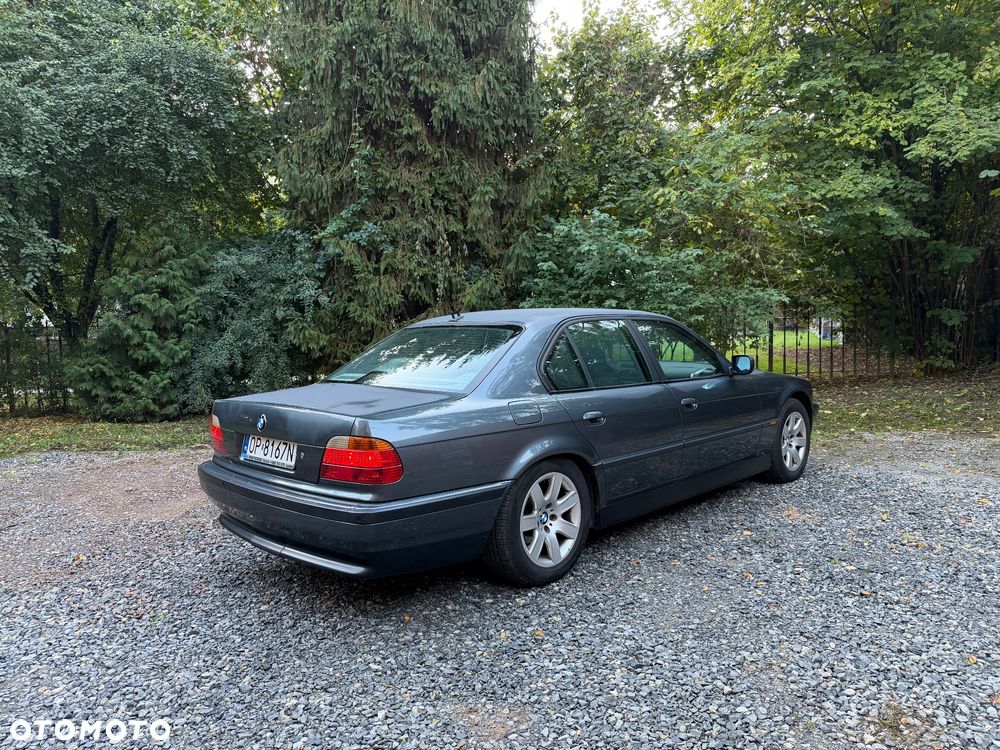 BMW Seria 7 728i L - 11