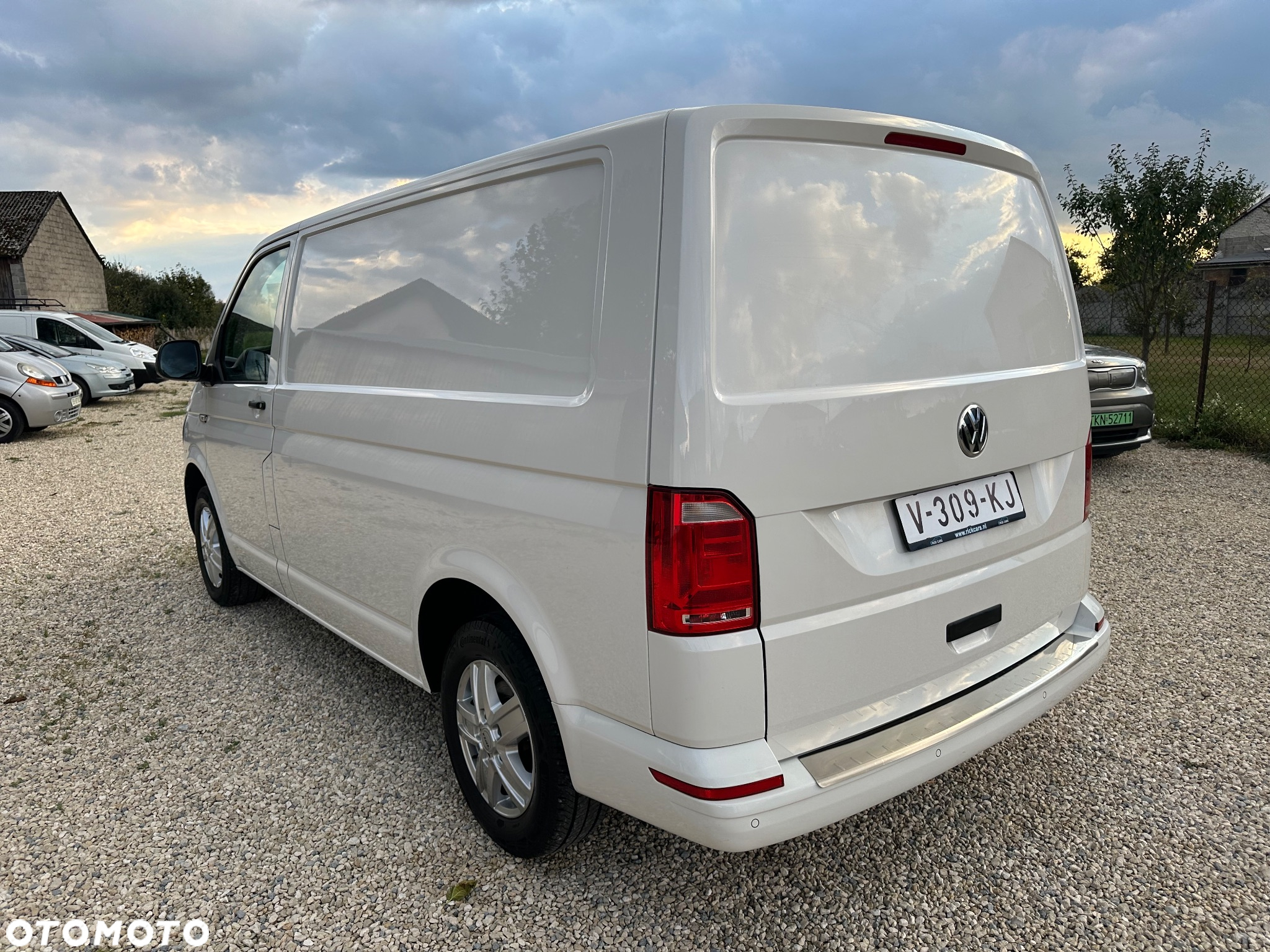 Volkswagen Transporter - 4