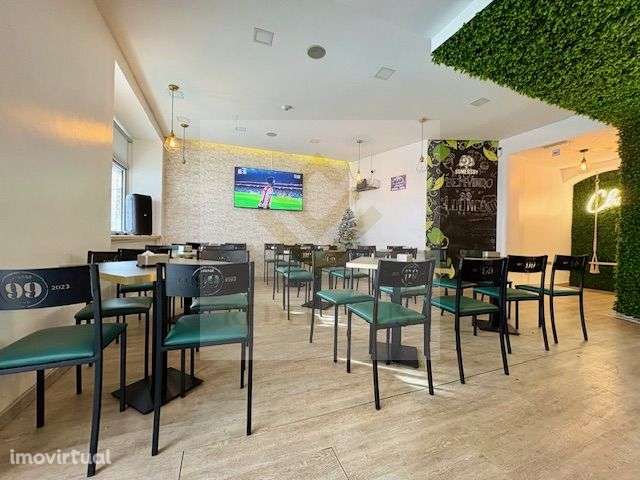 Trespasse de Bar/Café no Coração de Santa Maria da Feira - Grande imagem: 2/13