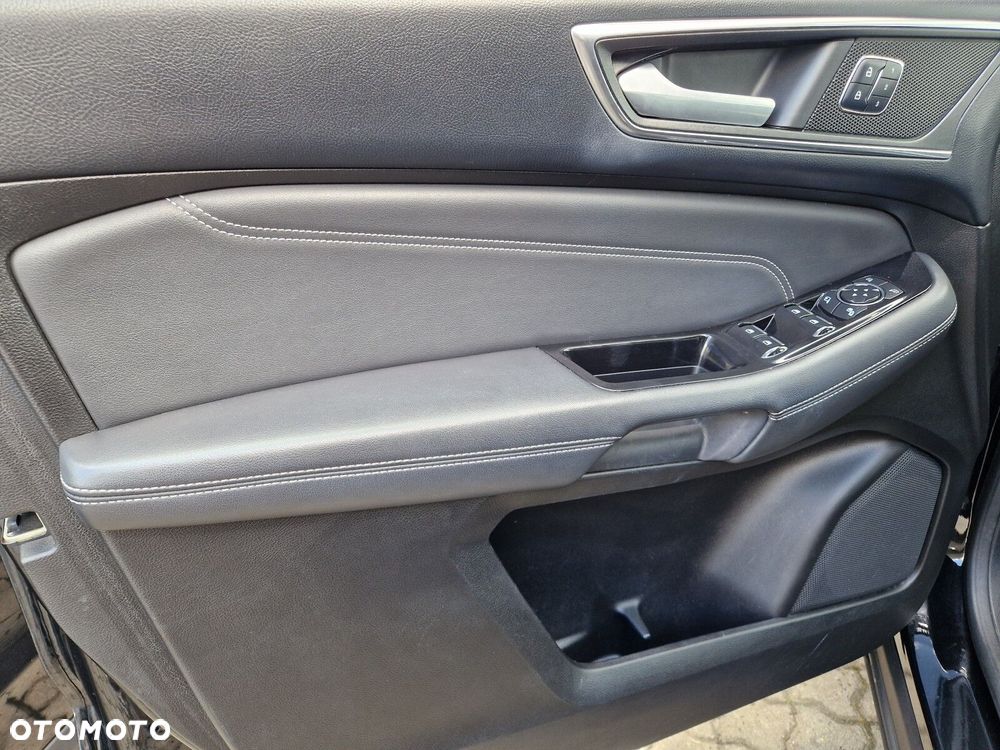 Ford S-Max 2.0 TDCi 4WD Titanium PowerShift - 24