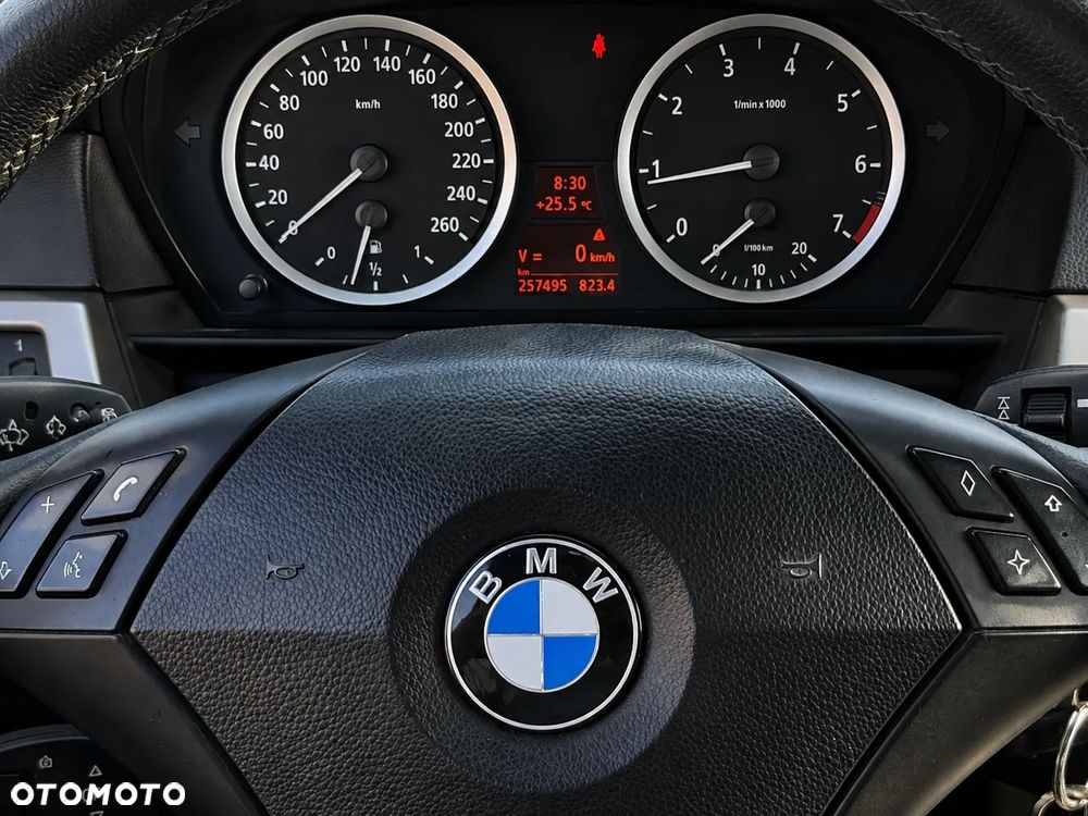 BMW Seria 5 520i - 13