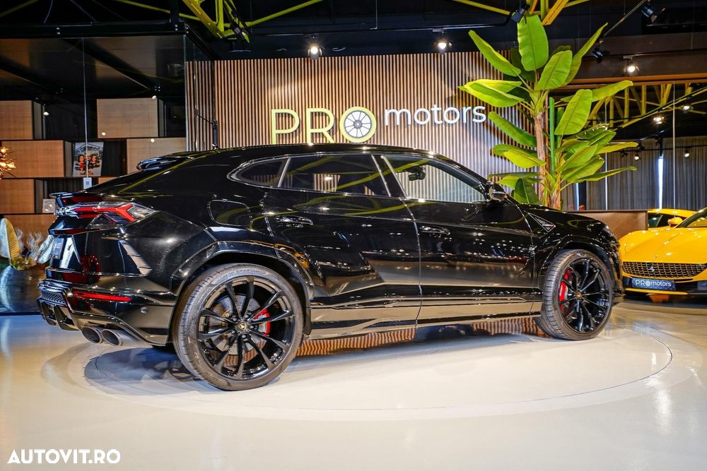 Lamborghini URUS - 8