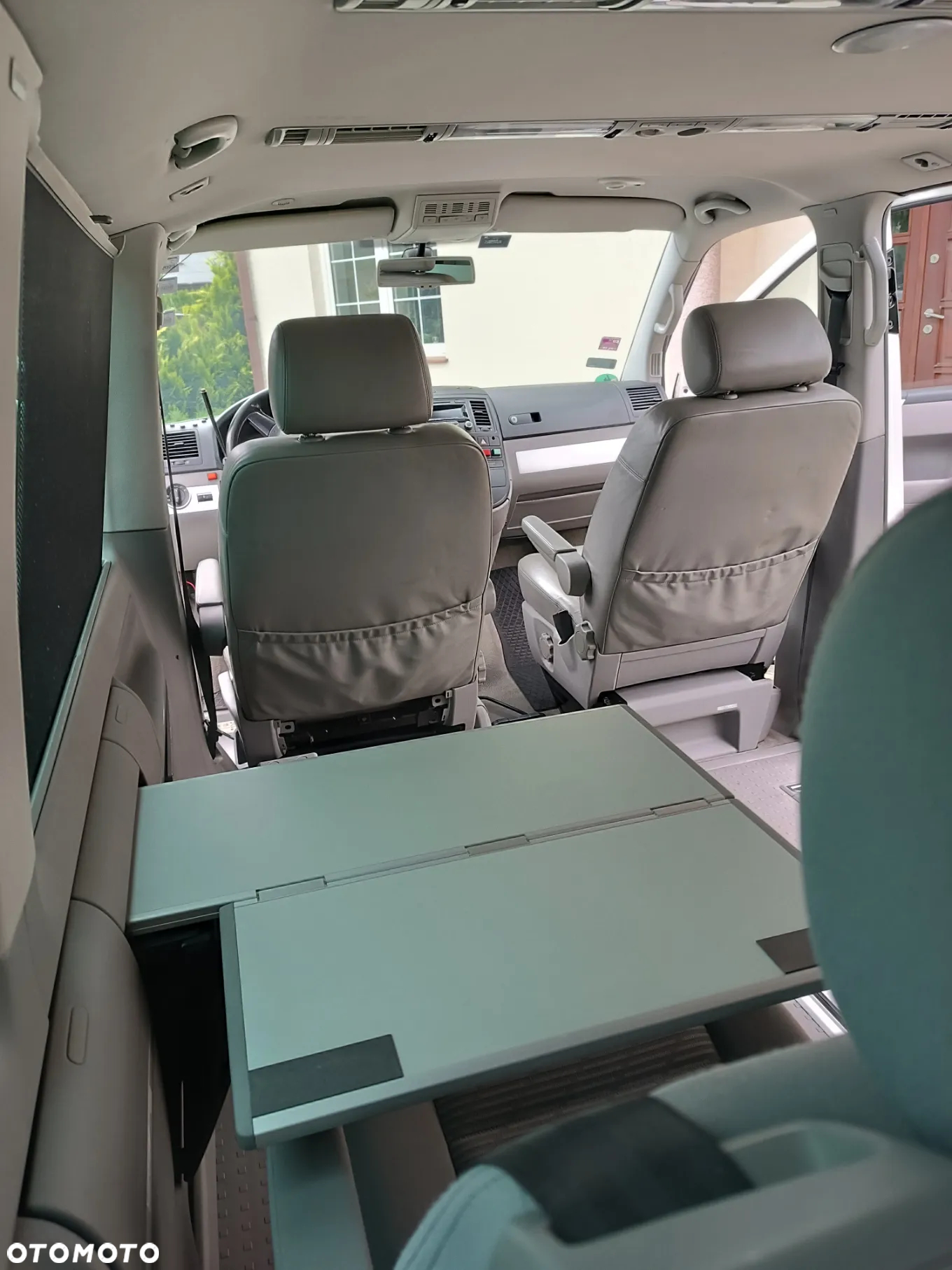 Volkswagen Multivan - 14