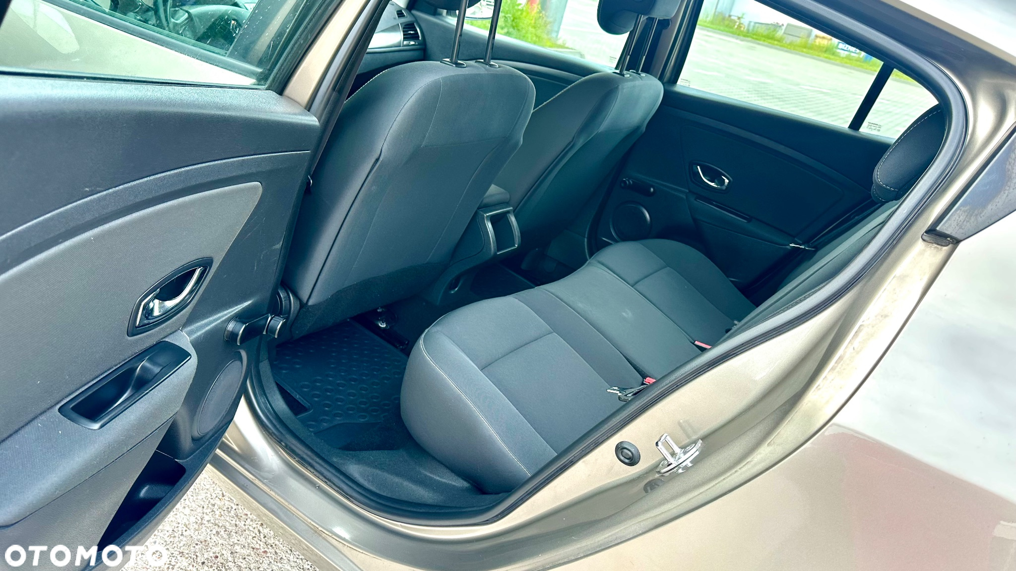 Renault Megane Grandtour ENERGY TCe 115 Start & Stop Bose Edition - 12