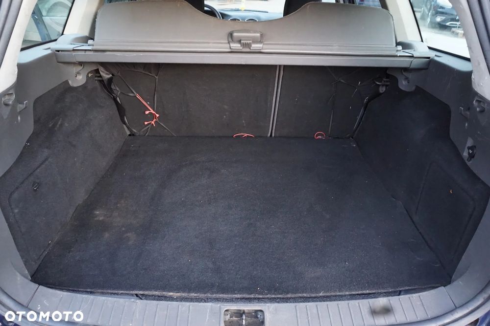 Ford Focus SW 1.6 TDCi DPF Ambiente - 11