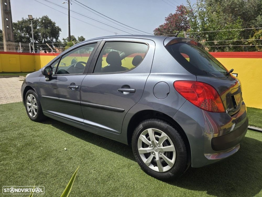 Peugeot 207 1.4 16V Trendy - 4