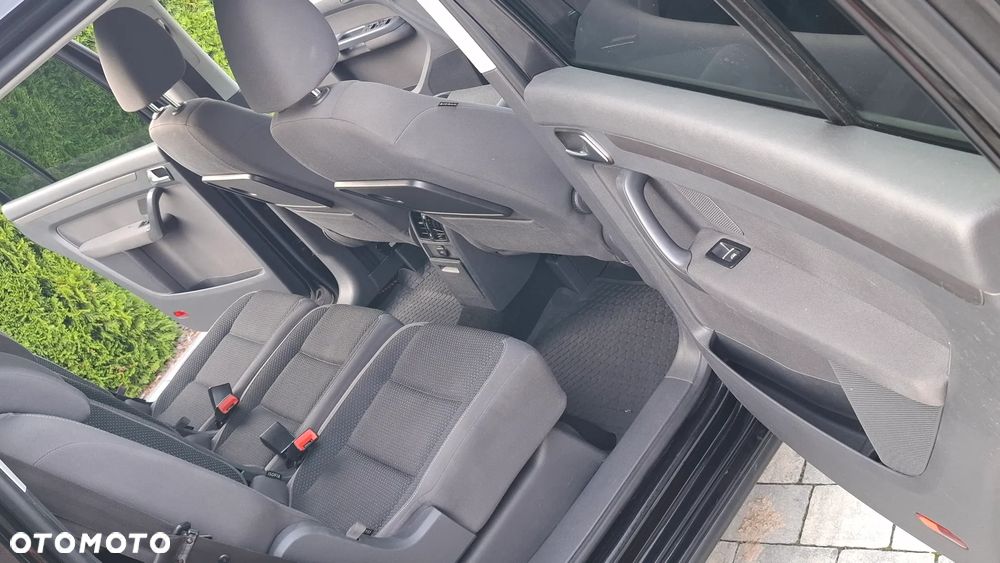 Volkswagen Touran - 18