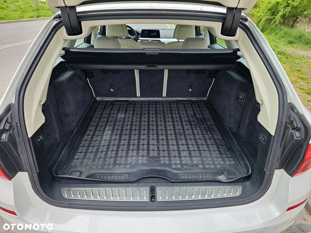 BMW Seria 5 520d xDrive Luxury Line sport - 14
