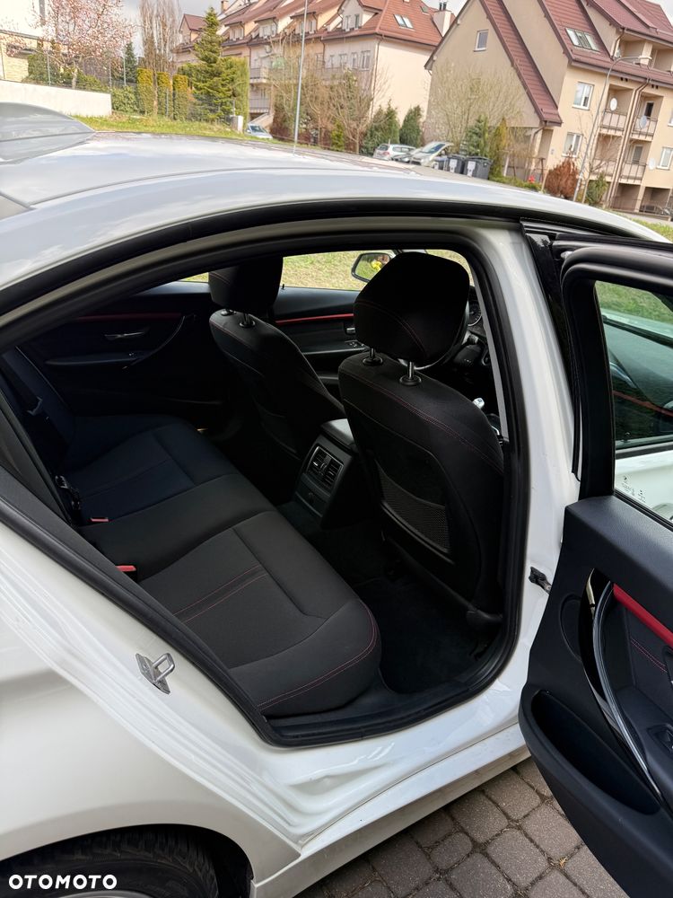 BMW Seria 3 318i Sport Line - 13