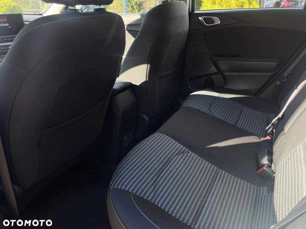 Kia Ceed 1.5 T-GDI M - 14