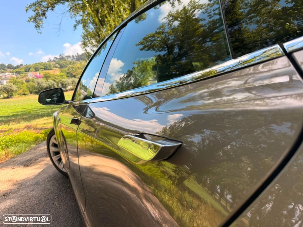 Tesla Model S - 4