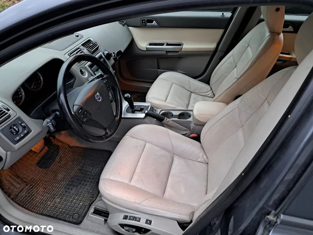 Volvo V50 T5 AWD Momentum - 8