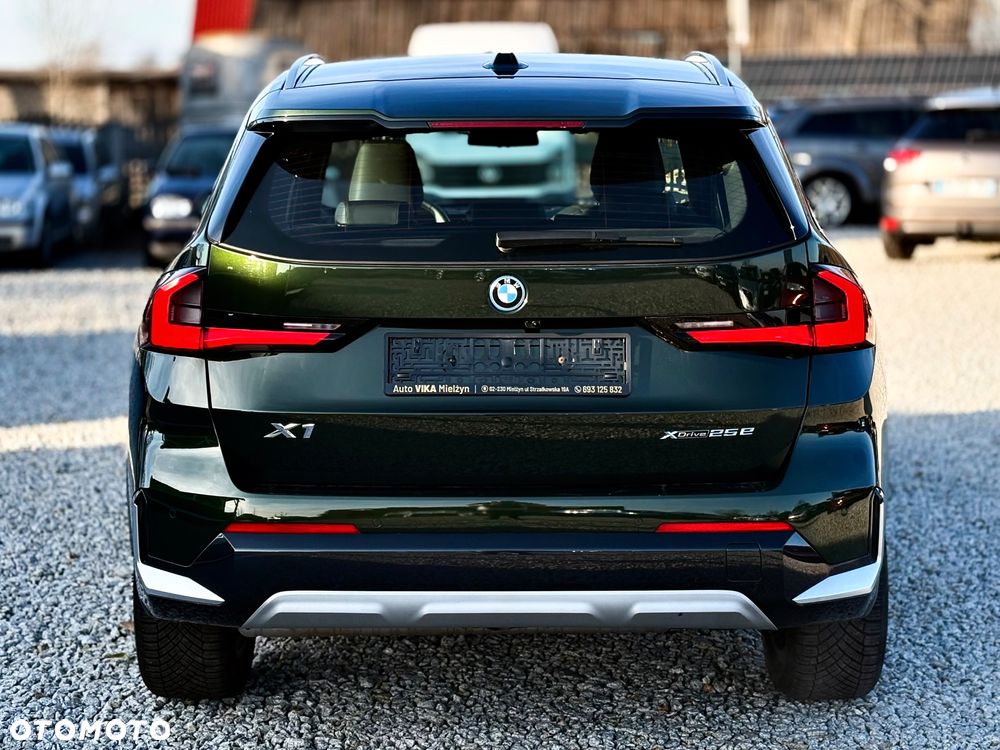 BMW X1 xDrive25e M Sportpaket - 8