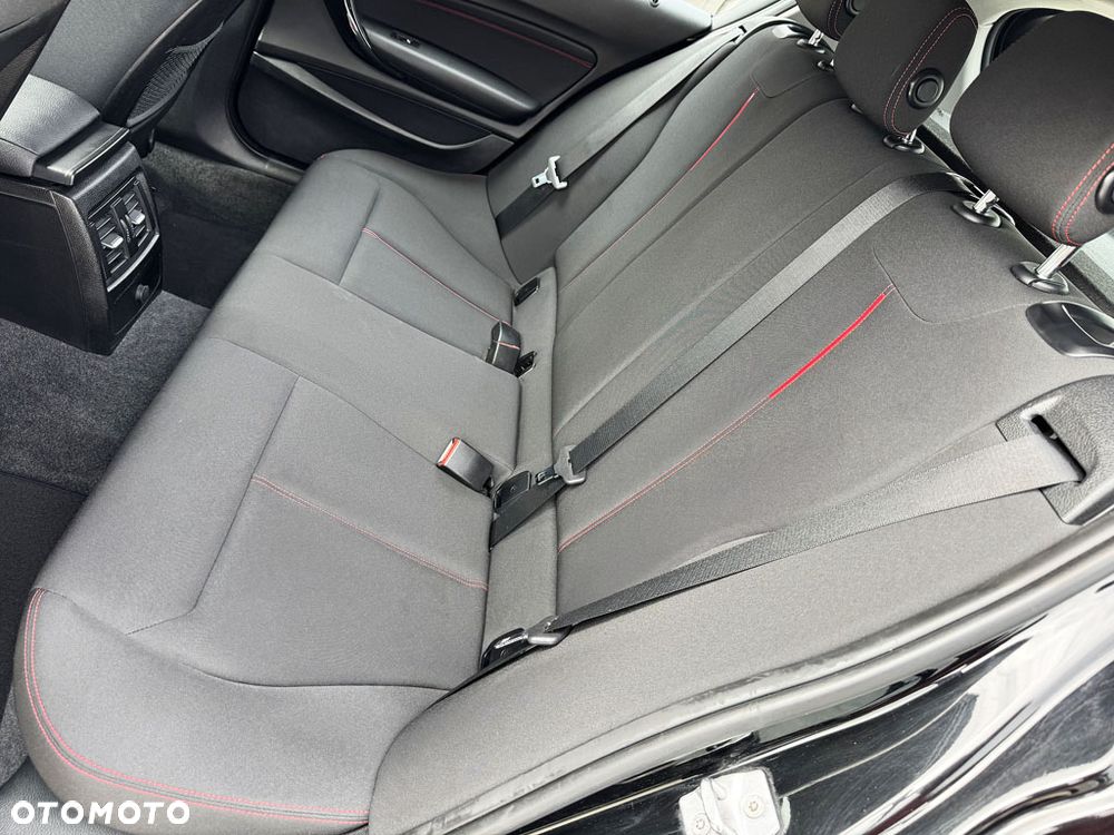 BMW Seria 1 116i Sport Line - 30