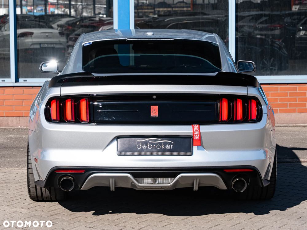Ford Mustang - 6