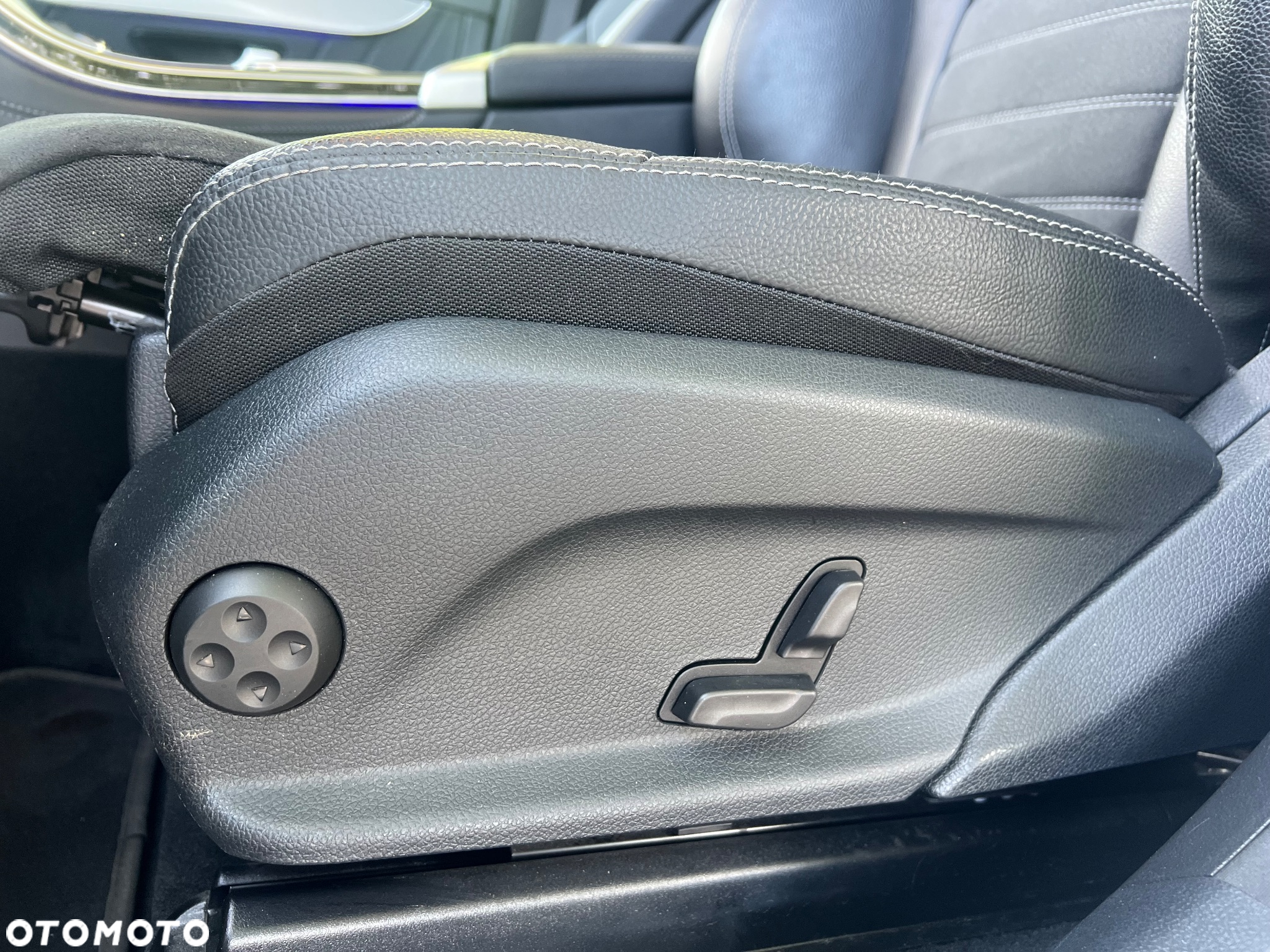 Mercedes-Benz GLC 220 d 4Matic 9G-TRONIC AMG Line Plus - 18