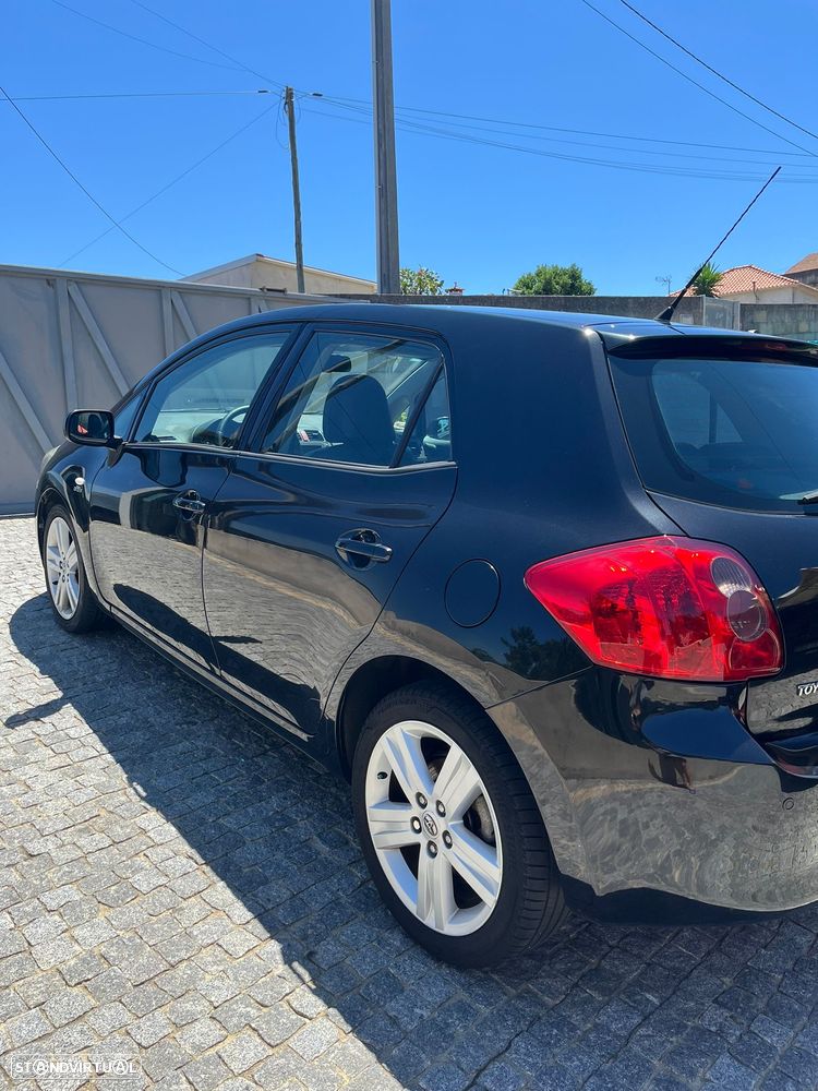 Toyota Auris 2.2 D-CAT Sol+HP - 3