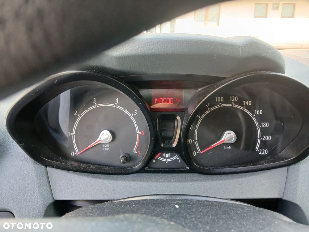 Ford Fiesta 1.25 Ambiente - 9