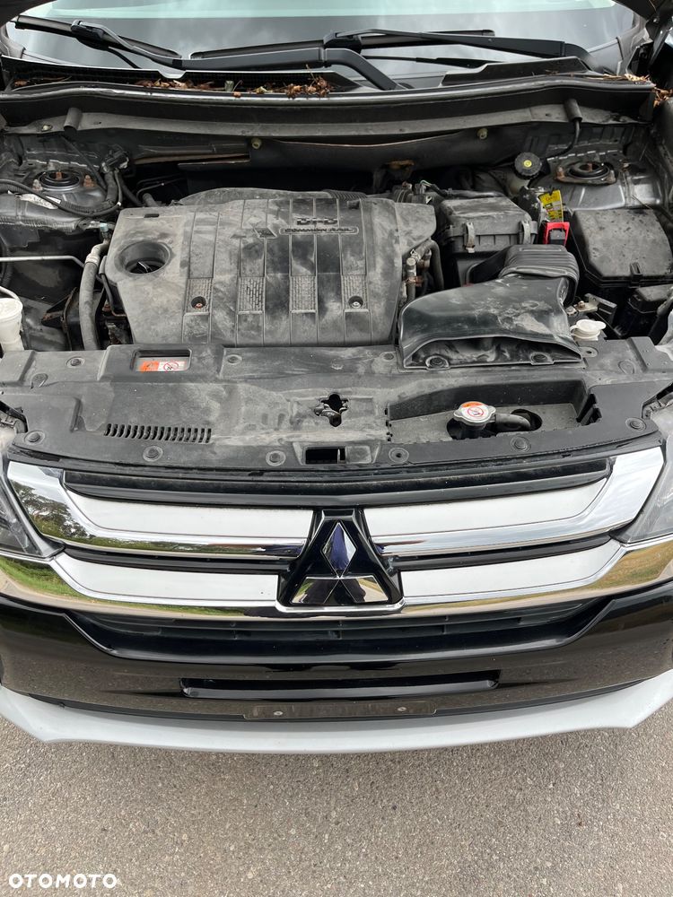 Mitsubishi Outlander 2.2 DI-D 4WD Automatik Diamant Edition - 28