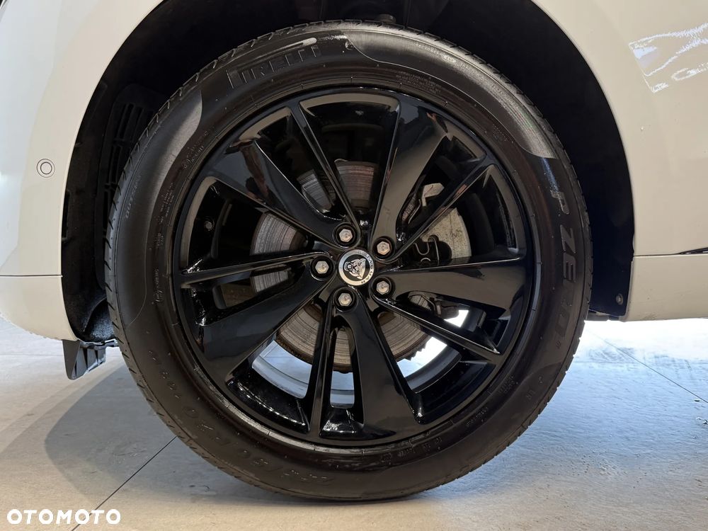 Jaguar F-Pace 2.0 D200 mHEV AWD R-Dynamic SE - 9