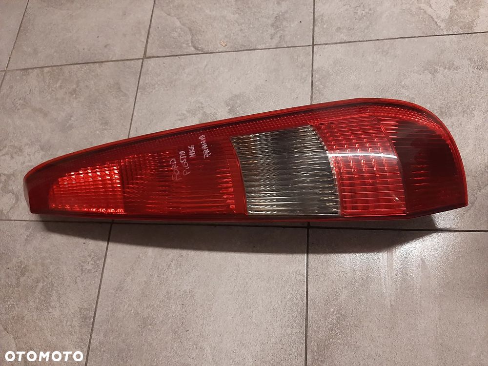 FORD FIESTA MK6 LAMPA PRAWY TYŁ - 2