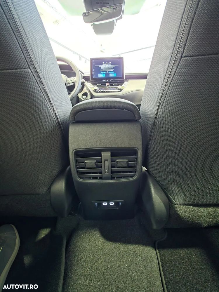 Toyota Corolla Cross - 18