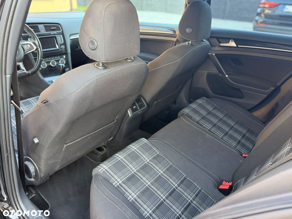 Volkswagen Golf GTD 2.0 TDI SCR DSG - 19