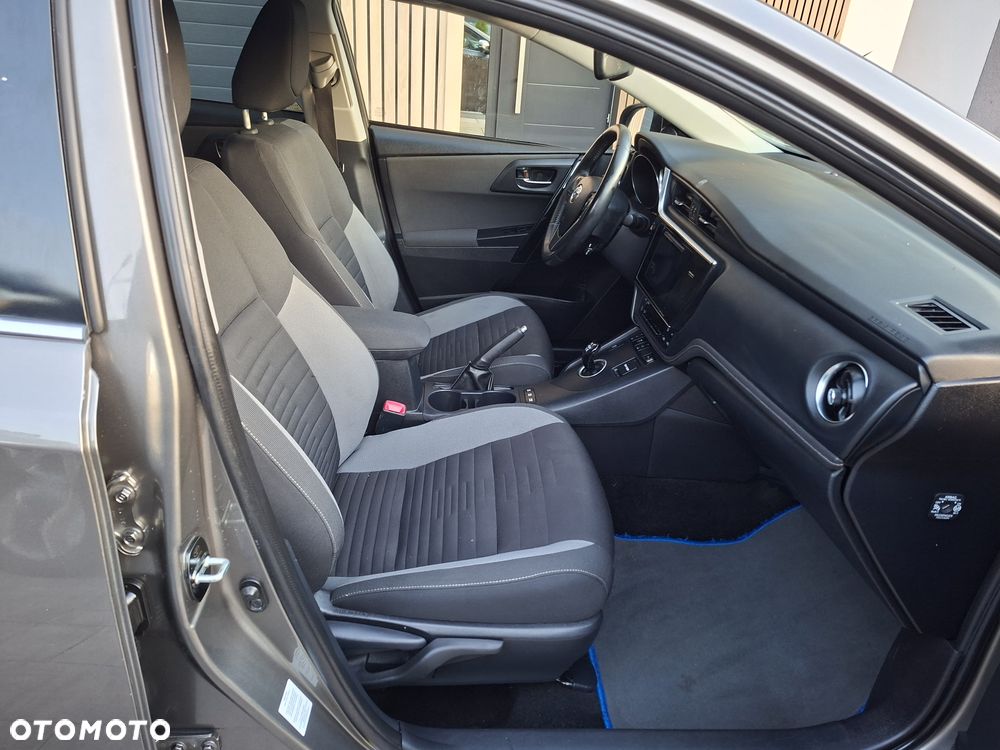 Toyota Auris - 8