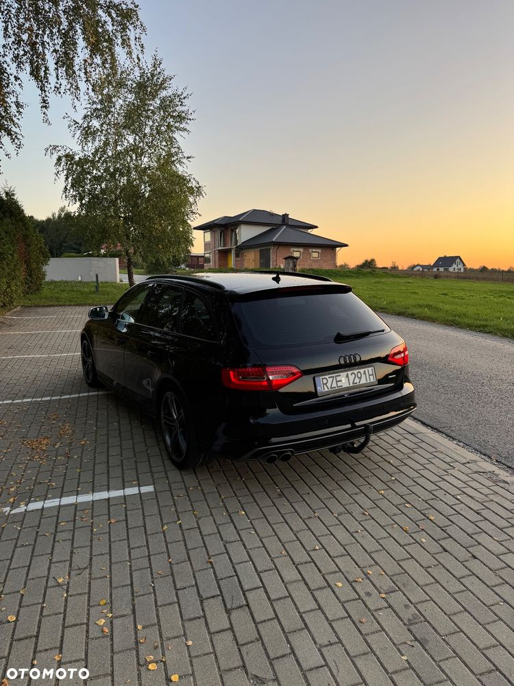Audi A4 Avant - 4