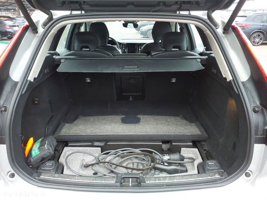 Volvo XC 60 T6 Plug-In Hybrid AWD Plus Bright - 2