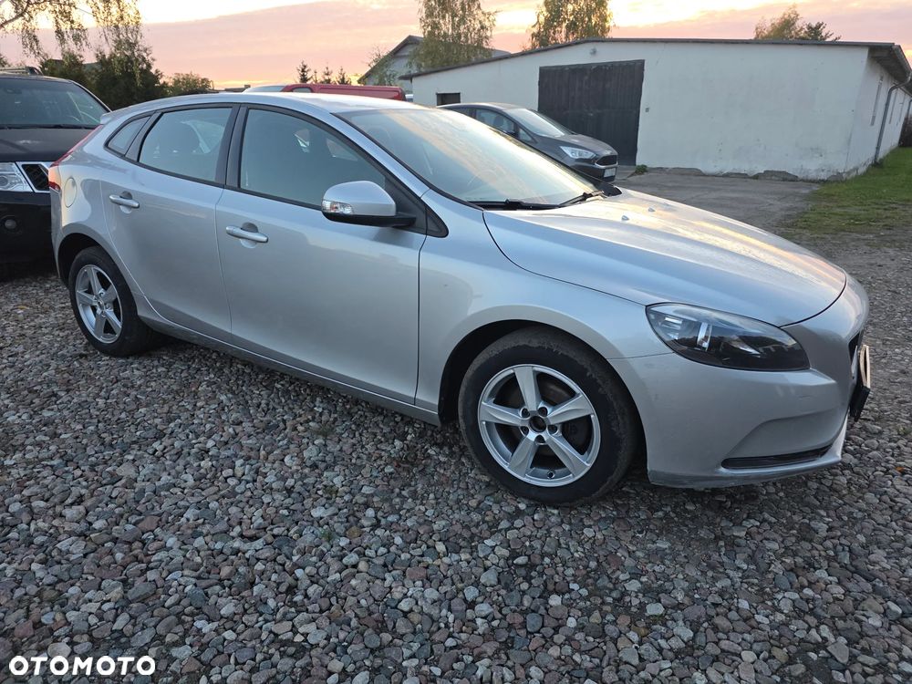 Volvo V40
