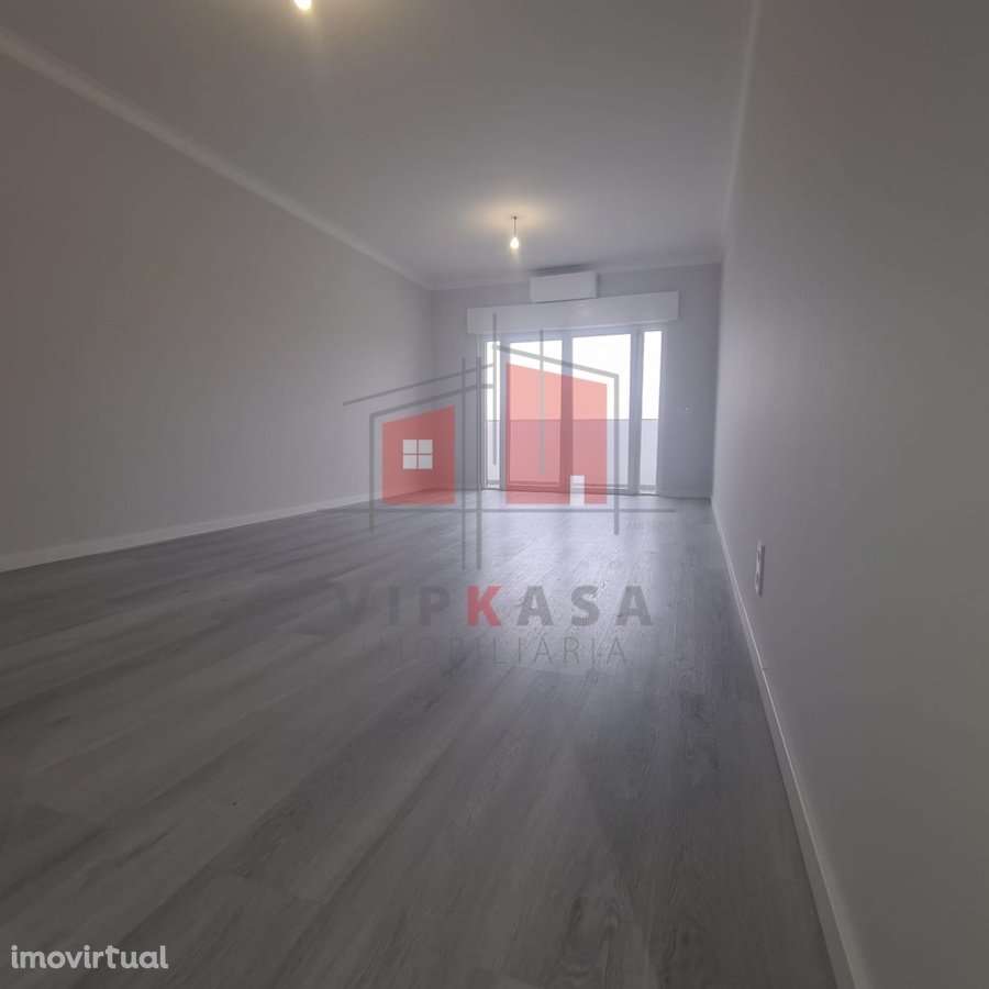 Apartamento T2 em Quarteira (Remodelado) - Grande imagem: 3/9