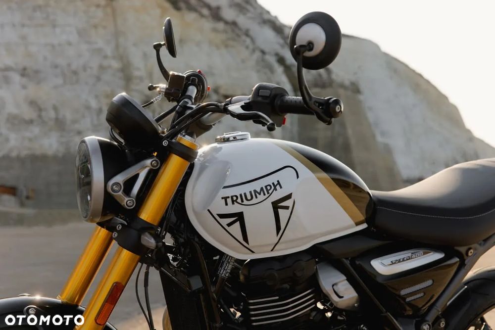 Triumph Inny - 3
