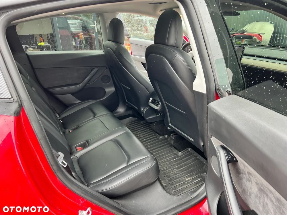 Tesla Model Y Long Range Dual Motor AWD - 16