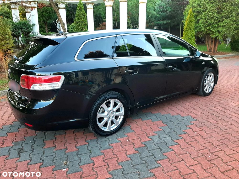 Toyota Avensis - 26