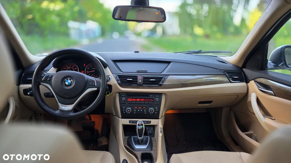 BMW X1 xDrive28i Sport Line - 7